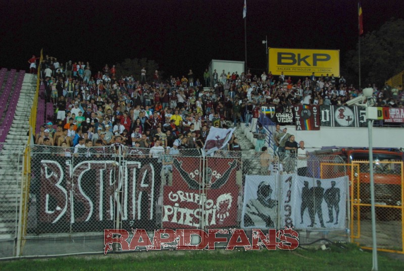 suporteri rapid din bistrita pitesti