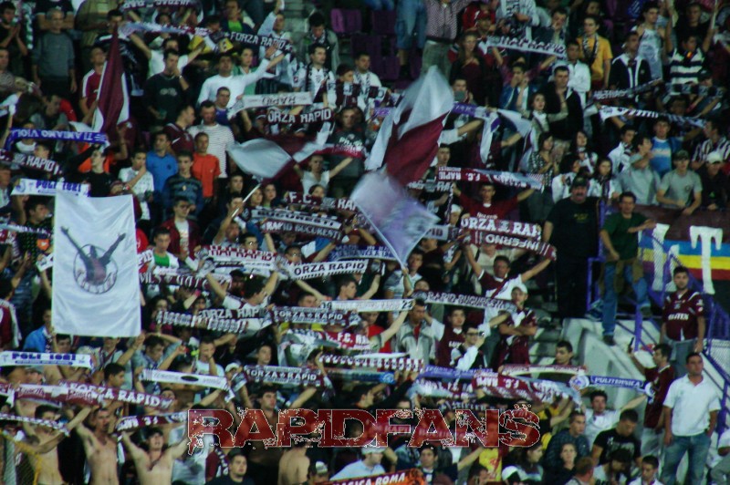 http://www.rapidfans.ro/2008_2009/liga_1_Realitatea/2008.08.31_etapa_6_FC_Poli_Timisoara_-_RAPID/foto/2008.08.31_FC_Timisoara_Rapid_201.jpg