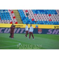 <<->> APASA pentru FOTO la dimensiunea mare <<->>  2011.05.04 sTEAUA RAPID 0-1 006