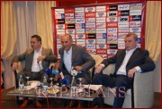 <<->> APASA pentru FOTO la dimensiunea mare <<->> <<->> 2010.06.12-Conferinta presa Rapid-03