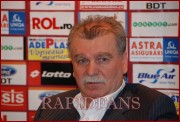 <<->> APASA pentru FOTO la dimensiunea mare <<->> <<->> 2010.06.12-Conferinta presa Rapid-19