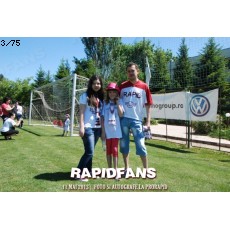 <<->> APASA pentru FOTO la dimensiunea mare <<->> 2013.05.11 FOTO si autografe la Pro RAPID 003